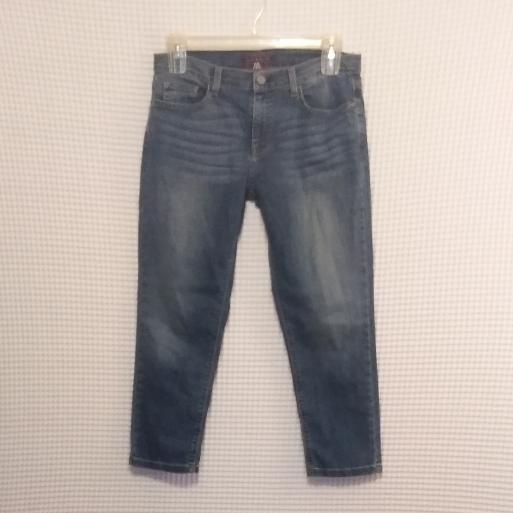 4/$20 CLOSET CLOSING TOMMY HILFIGER CROPPED JEANS